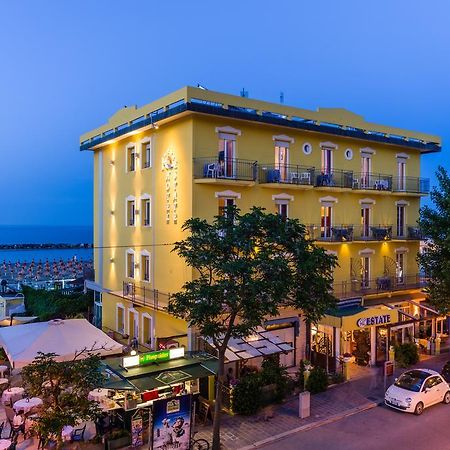 Hotel Estate Rimini Exteriör bild