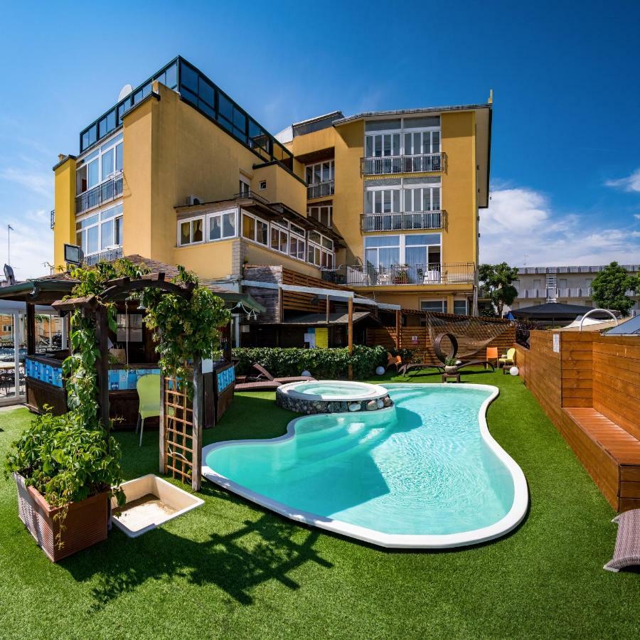 Hotel Estate Rimini Exteriör bild